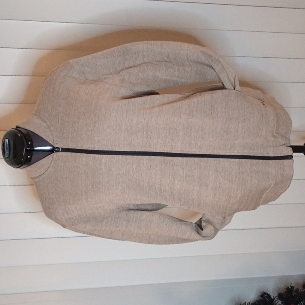 Michael Strahan zip up